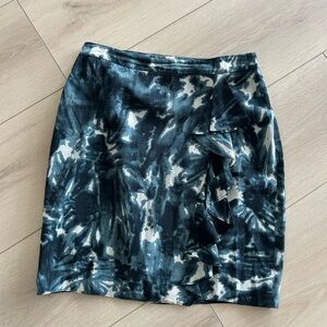 Ann Taylor Silk  Black Green  Printed Ruffle Front Faux Wrap Skirt size 4 lined